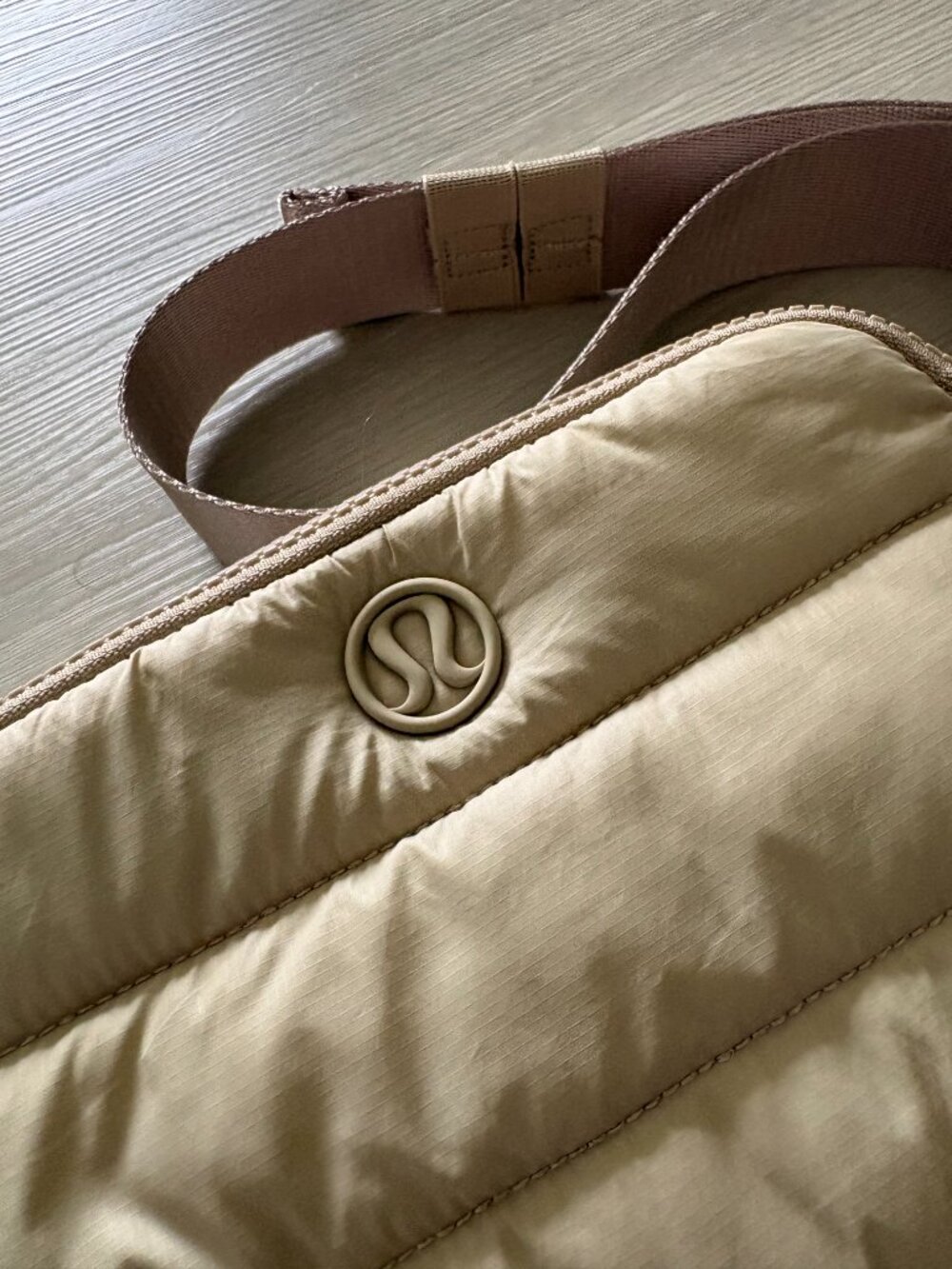 Lululemon Everywhere Wunder Puffer Belt Bag, Cream Crossbody Belt Bag